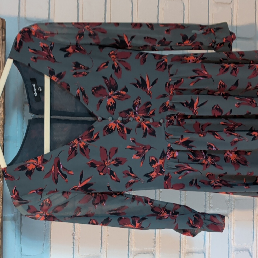 Madewell Moonblossom Ruffle-Sleeve Dress in the Winter Orchid floral pattern.  - Picture 5 of 8